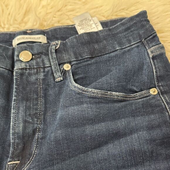 Good American Indigo Legs Crop Jeans - Picture 11 of 12